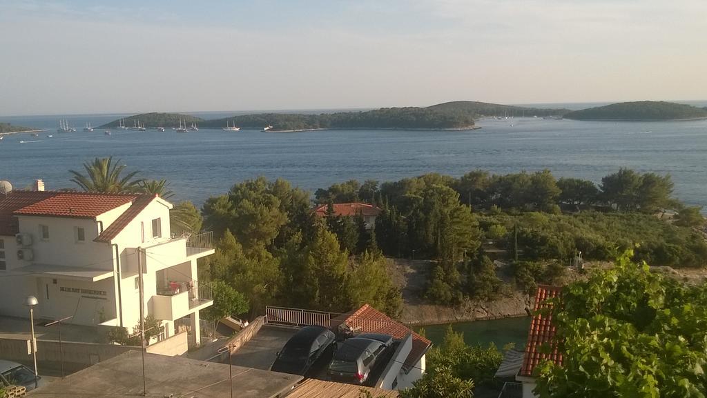 J&B Holiday House Hvar هفار المظهر الخارجي الصورة