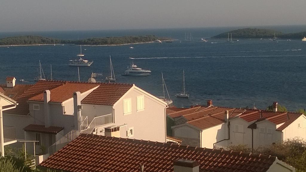 J&B Holiday House Hvar هفار المظهر الخارجي الصورة