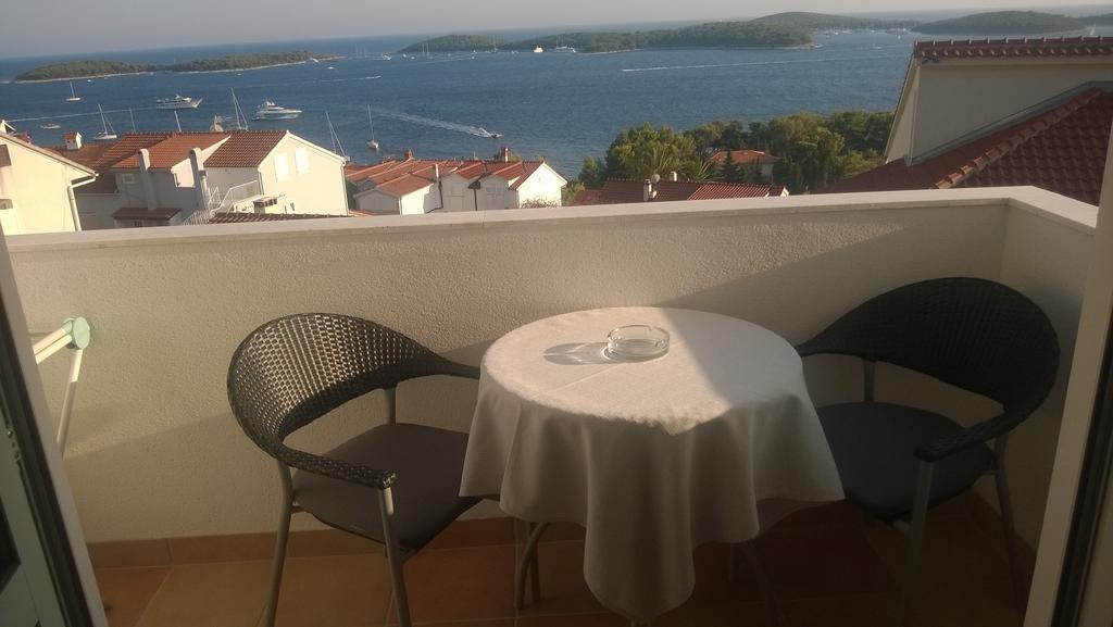 J&B Holiday House Hvar هفار المظهر الخارجي الصورة