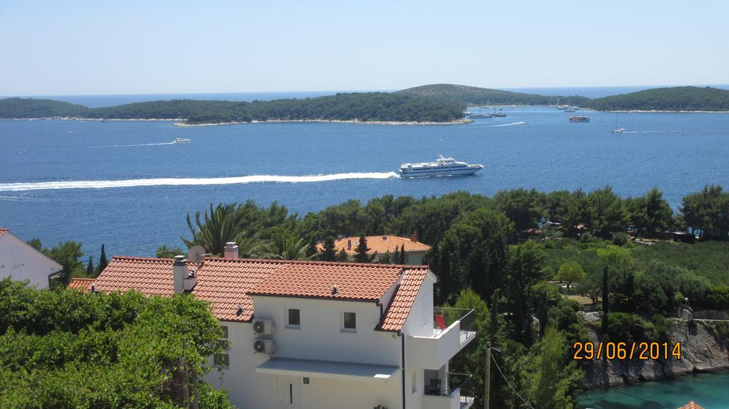 J&B Holiday House Hvar هفار المظهر الخارجي الصورة