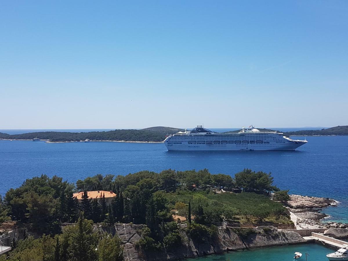 J&B Holiday House Hvar هفار المظهر الخارجي الصورة